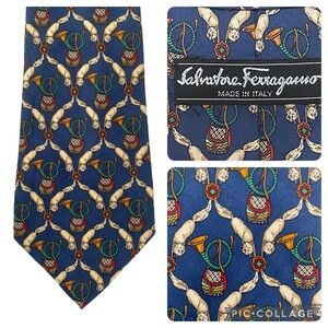 Salvatore Ferragamo Country Pursuits Fox Hunting Classic Luxury 100% Silk Tie